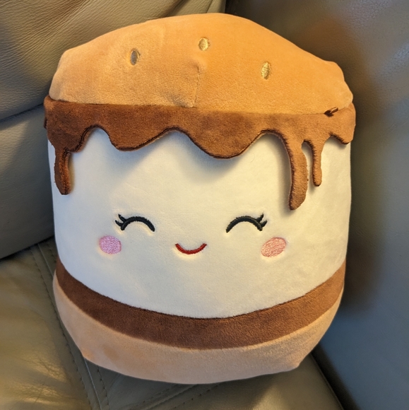 Kellytoy Other - Squishmallow 8' Carmelita S'more